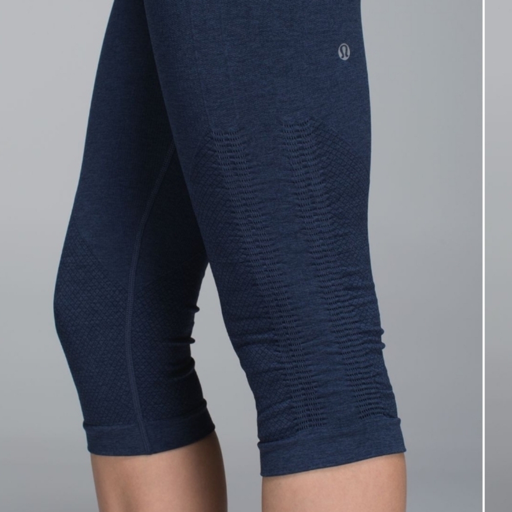 Lululemon In The Flow Crop II - Navy 16.5" - Picture 3 of 9